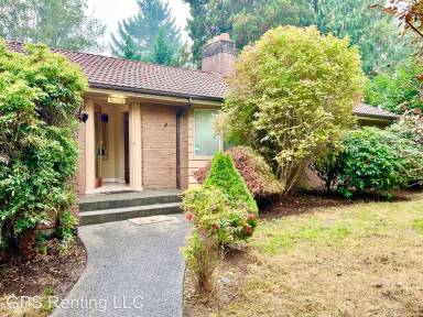 Main picture of 10340 Fischer Pl NE