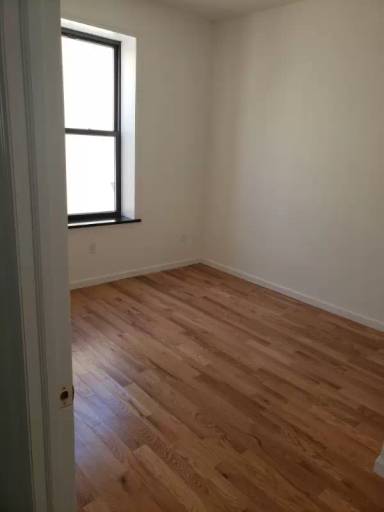 Main picture of 1158 44th St