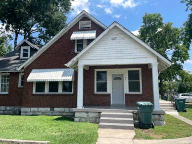 Main picture of 237 University Ave