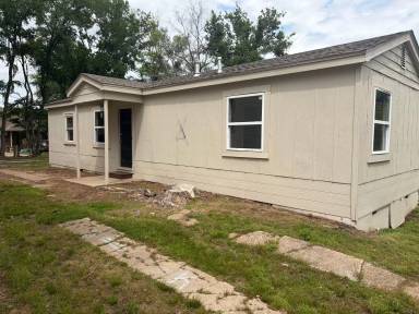 Main picture of 5218 Elm St