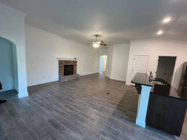 Main picture of 380 Fox Cir