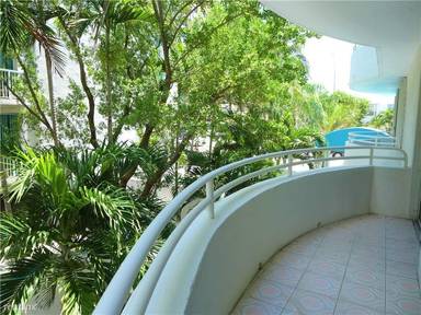 Main picture of 9156 Collins Ave