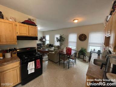 Main picture of 18 Brackett St