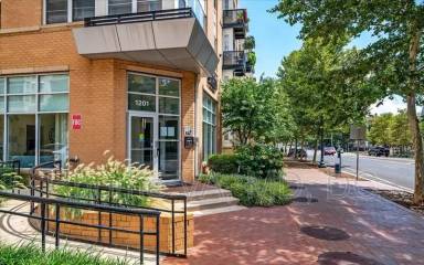 Main picture of Silverton Condominiums