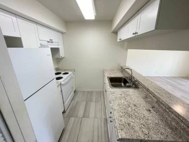 Main picture of 5720 Rock Island Rd