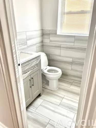 Main picture of 5826 Sunshine Dr