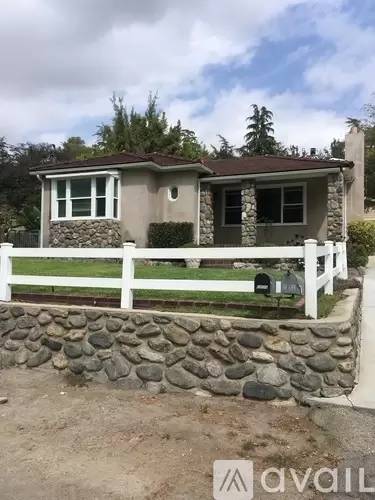 Main picture of 3437 Montrose Ave