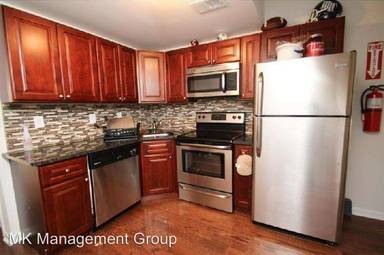 Main picture of 1820 W Berks St