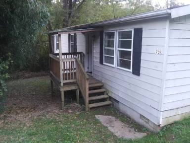 Main picture of 705 W 15th St N