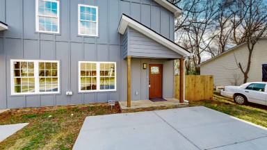 Main picture of 536 E State St