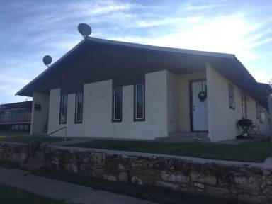 Main picture of 907 Cedar St