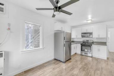 Main picture of 1148 E 48th St