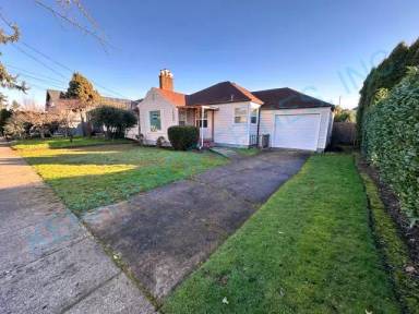 Main picture of 4920 NE 35th Ave