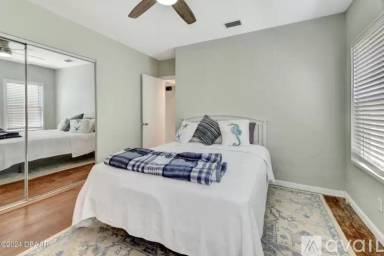Main picture of 518 Hillside Ave
