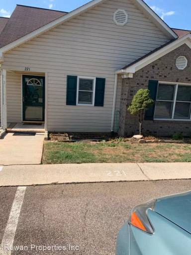 Main picture of 221 Hidden Creek Cir