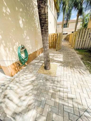 Main picture of 131 Riverwalk Cir