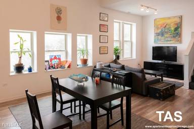 Main picture of 2700 W North Ave