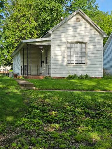 Main picture of 1327 N Ledlie Ave