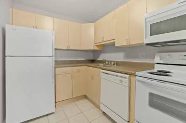 Main picture of 99 E 13th St