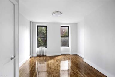 Main picture of 137 E 110th St