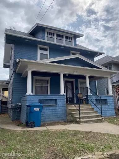 Main picture of 1117 1st St