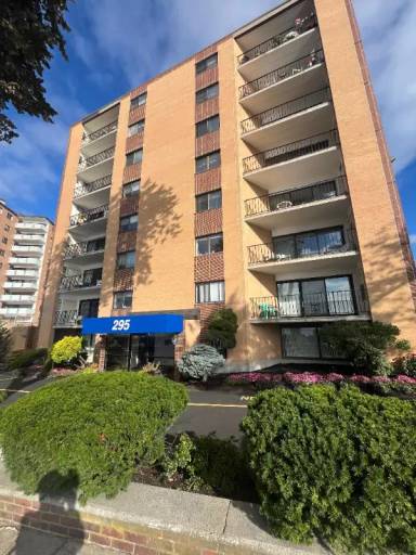 Main picture of 295 Lynn Shore Dr