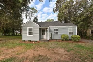 Main picture of 301 Seldon Dr