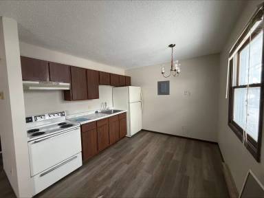 Main picture of 928 1st Ave
