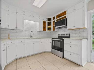 Main picture of 731 Coventry Ln