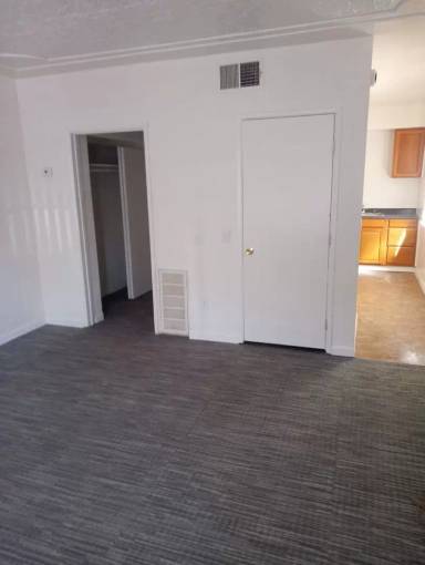 Main picture of 480 W Orange Ave