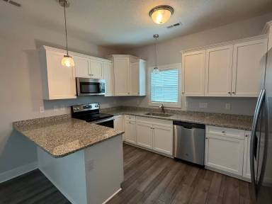 Main picture of 305 Garland Shores Dr
