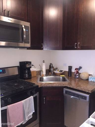 Main picture of 2351 W Wilson Ave