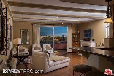 Main picture of 321 S San Vicente Blvd