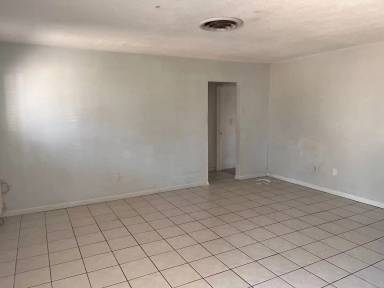 Main picture of 174 N Victoria Ave