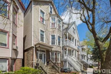 Main picture of 1134 W Roscoe St