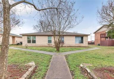 Main picture of 703 Wellesley Ct