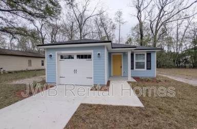 Main picture of 2052 Dean a Ave