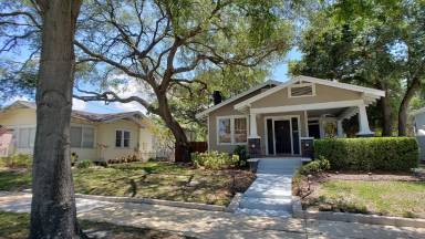 Main picture of 306 S Melville Ave