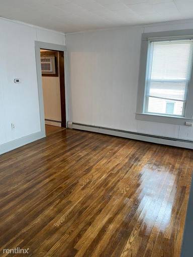 Main picture of 6 Lockwood St