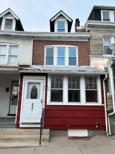 Main picture of 417 1/2 E Court St