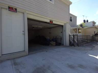 Main picture of 146 Vineyard Ave