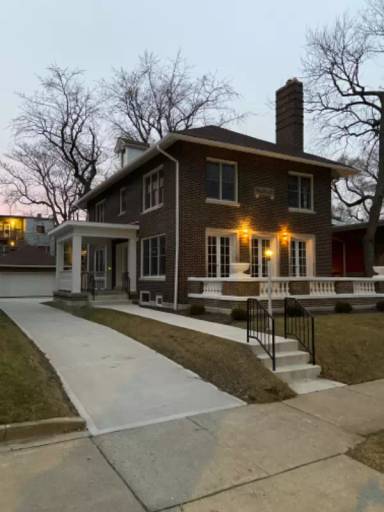 Main picture of 6826 S Cregier Ave