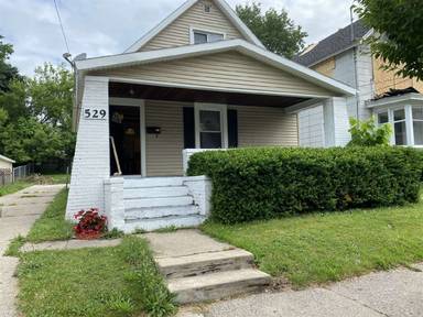 Main picture of 529 Leonard St NE