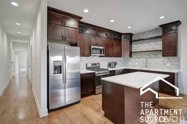 Main picture of 3311 N Avers Ave