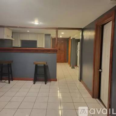 Main picture of 5041 W Parker Ave