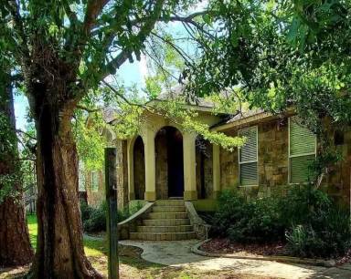 Main picture of 212 Canulette Rd