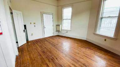 Main picture of 462 Railroad Street - 4
