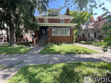 Main picture of 1616 W Barker Ave