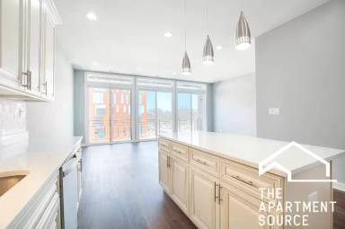 Main picture of 1335 W Taylor St