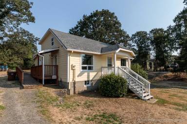 Main picture of 820 Cowlitz St